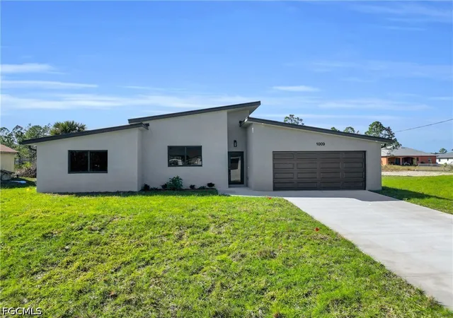 Photo 1 of Single family home for sale at 1009 State Ave, Lehigh Acres, FL 33972 | MLS# 2026020818 | Listing updated on 2026-09-04