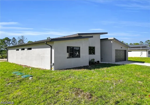 Photo 4 of Single family home for sale at 1009 State Ave, Lehigh Acres, FL 33972 | MLS# 2026020818 | Listing updated on 2026-09-04