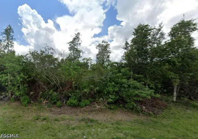 Photo 2 of Sale Pending at 441 Thelma Ct, Lehigh Acres, FL 33972 | MLS# 2026020943 | Listing updated on 2026-10-19