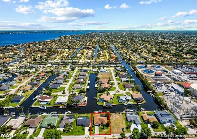 Photo 2 of Single family home for sale at 1906 Everest Pkwy, Cape Coral, FL 33904 | MLS# 2026021093 | Listing updated on 2026-09-13
