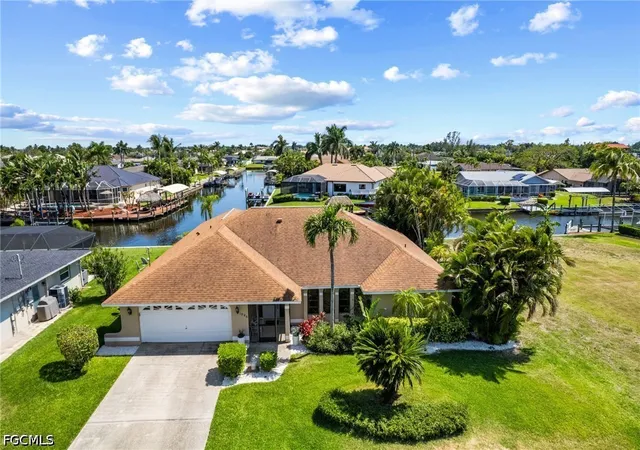 Photo 3 of Single family home for sale at 1906 Everest Pkwy, Cape Coral, FL 33904 | MLS# 2026021093 | Listing updated on 2026-09-13