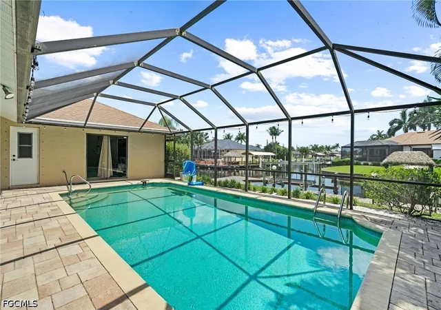 Photo 4 of Single family home for sale at 1906 Everest Pkwy, Cape Coral, FL 33904 | MLS# 2026021093 | Listing updated on 2026-09-13