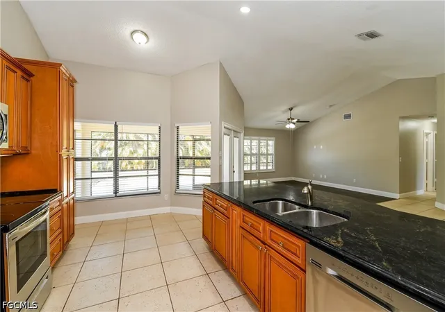 Photo 4 of Single family home for sale at 225 SW 37th Street, Cape Coral, FL 33914 | MLS# 2026021124 | Listing updated on 2026-09-03