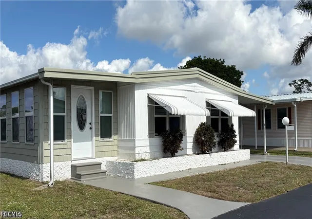 Photo 1 of Manufactured home for sale at 748 Park Ave, North Fort Myers, FL 33917 | MLS# 2026021139 | Listing updated on 2026-09-07