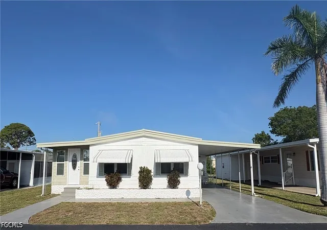 Photo 4 of Manufactured home for sale at 748 Park Ave, North Fort Myers, FL 33917 | MLS# 2026021139 | Listing updated on 2026-09-07