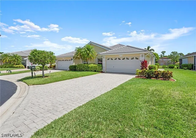 Photo 4 of Townhouse for sale at 7737 Haverhill Ct, Naples, FL 34104 | MLS# 226018938 | Listing updated on 2026-10-07