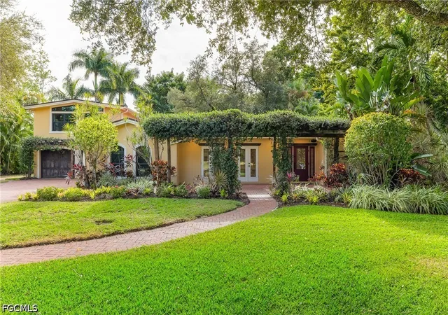 Photo 1 of Single family home for sale at 1250 Florida Ave, Fort Myers, FL 33901 | MLS# 2026021232 | Listing updated on 2026-09-20