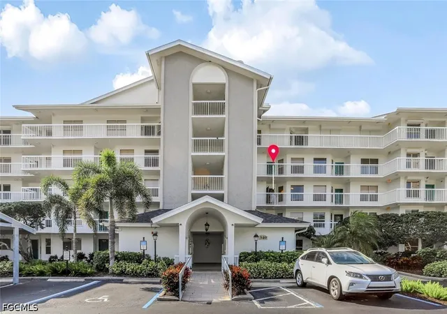 Photo 3 of Sale Pending at 340 Horse Crk Dr #305, Naples, FL 34110 | MLS# 2026021260 | Listing updated on 2026-09-20
