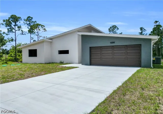 Photo 3 of Single family home for sale at 1006 Macy St E, Lehigh Acres, FL 33974 | MLS# 2026021267 | Listing updated on 2026-09-03