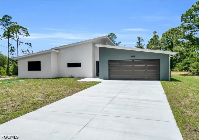 Photo 4 of Single family home for sale at 1006 Macy St E, Lehigh Acres, FL 33974 | MLS# 2026021267 | Listing updated on 2026-09-03