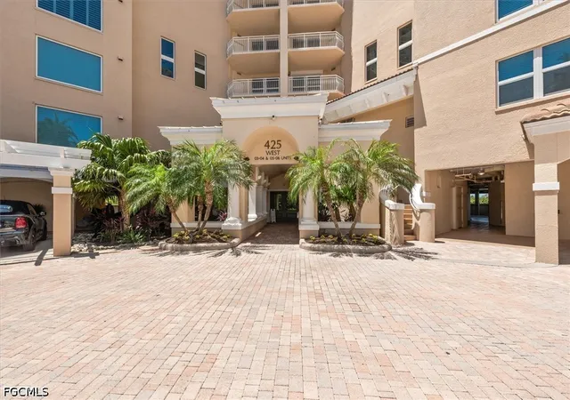 Photo 3 of Condo for sale at 425 Dockside Dr #PH-1, Naples, FL 34110 | MLS# 2026021454 | Listing updated on 2026-10-27