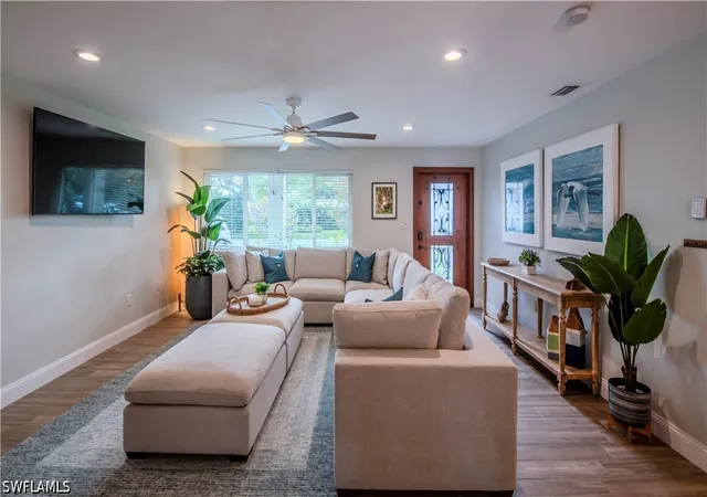 Photo 4 of Sale Pending at 1385 Wisconsin Dr, Naples, FL 34103 | MLS# 226018701 | Listing updated on 2026-09-03