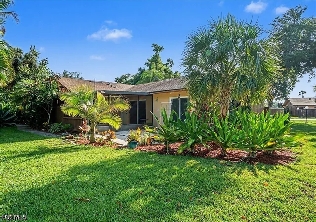 Photo 3 of Townhouse for sale at 17310 Timber Oak Ln, Fort Myers, FL 33908 | MLS# 2026021740 | Listing updated on 2026-09-14