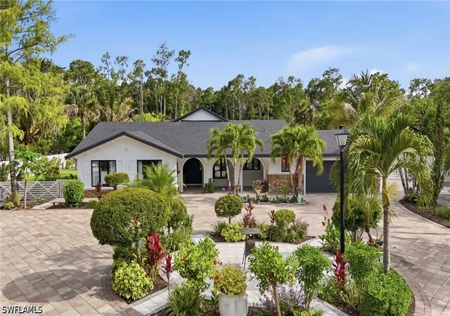 Photo 3 of Single family home for sale at 5930 Sea Grass Ln, Naples, FL 34116 | MLS# 226019549 | Listing updated on 2026-09-05