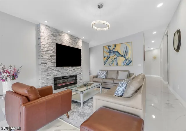 Listing Photo 4 - Condo for sale in building located at 7648 Oleander Gate Dr, Naples, FL 34109 - Unit #H202