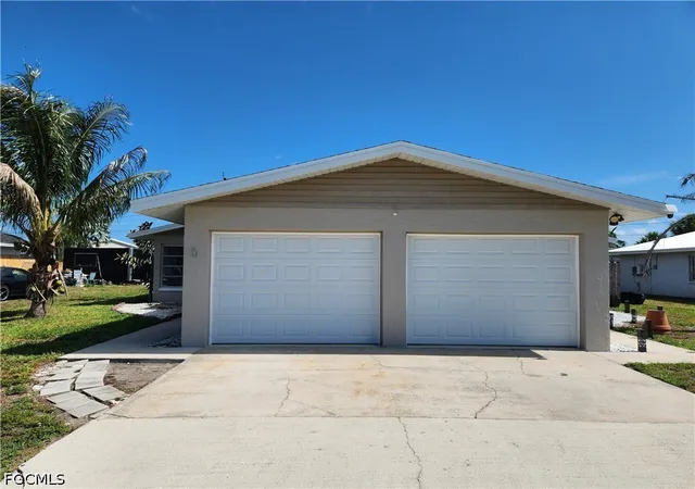 Photo 3 of Multi family home for sale at 11370 & 11368 Summerwinds Ct #70, Fort Myers, FL 33908 | MLS# 2026022301 | Listing updated on 2026-09-11