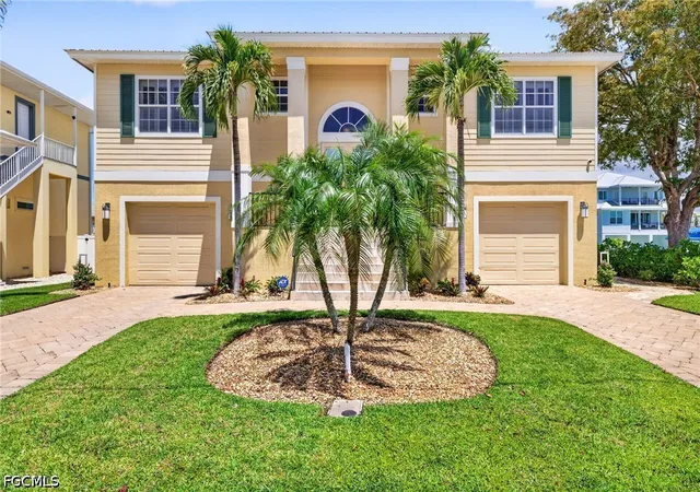 Photo 1 of Single family home for sale at 243 Driftwood Ln, Fort Myers Beach, FL 33931 | MLS# 2026022322 | Listing updated on 2026-09-03