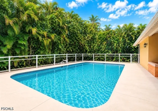 Photo 1 of Sale Pending at 1357 Osceola Dr, Fort Myers, FL 33901 | MLS# 2026022632 | Listing updated on 2026-09-24