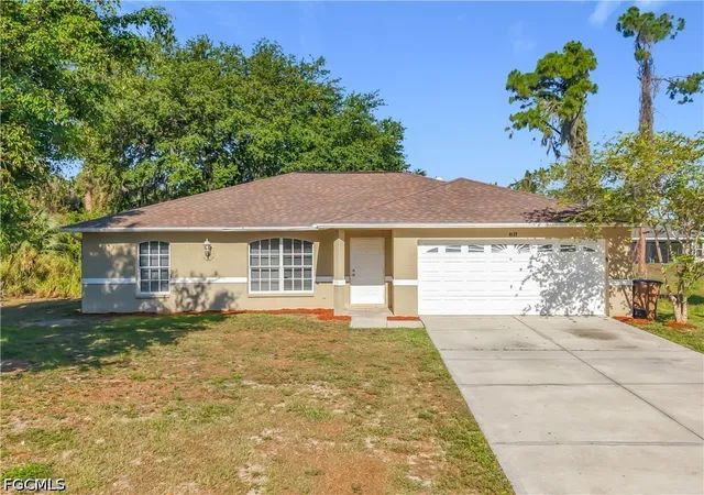 Photo 1 of Single family home for sale at 6117 Kramer Ave, Fort Myers, FL 33905 | MLS# 2026022708 | Listing updated on 2026-09-04