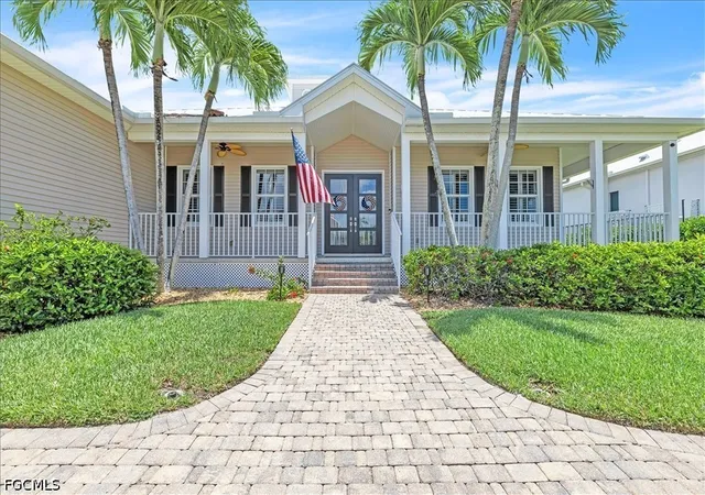 Photo 3 of Single family home for sale at 6050 Tidewater Is Cir, Fort Myers, FL 33908 | MLS# 2026022770 | Listing updated on 2026-09-13