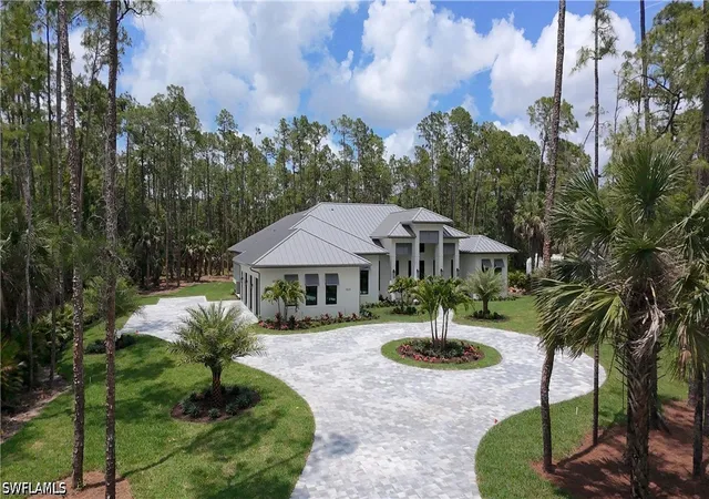 Photo 2 of Single family home for sale at 5025 Boxwood Way, Naples, FL 34116 | MLS# 226020059 | Listing updated on 2026-09-11