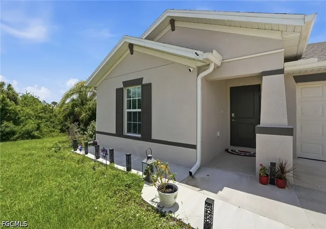 Photo 1 of Single family home for sale at 184 Peerless St, Lehigh Acres, FL 33974 | MLS# 2026022990 | Listing updated on 2026-09-08