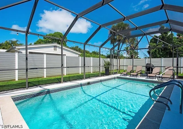 Photo 4 of Single family home for sale at 1195 14th Avenue N, Naples, FL 34102 | MLS# 226020086 | Listing updated on 2026-09-14