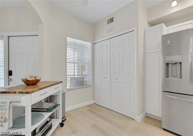 Listing Photo 5 - Condo for sale in building located at 9653 Hemingway Ln, Fort Myers, FL 33913 - Unit #3304