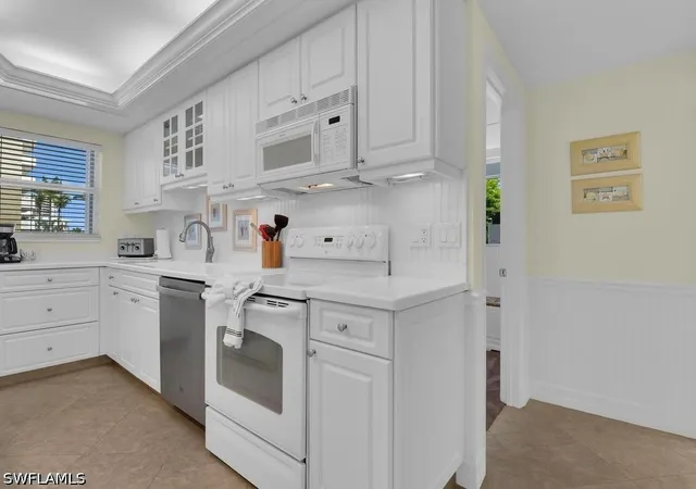 Photo 3 of Condo for sale at 140 Seaview Ct #206S, Marco Island, FL 34145 | MLS# 226020507 | Listing updated on 2026-09-13