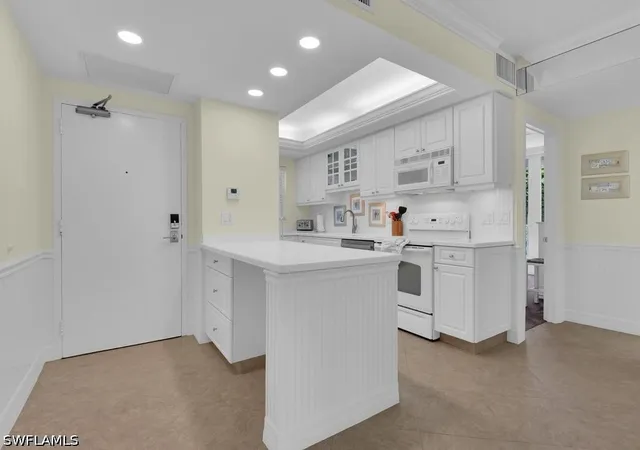 Photo 4 of Condo for sale at 140 Seaview Ct #206S, Marco Island, FL 34145 | MLS# 226020507 | Listing updated on 2026-09-13