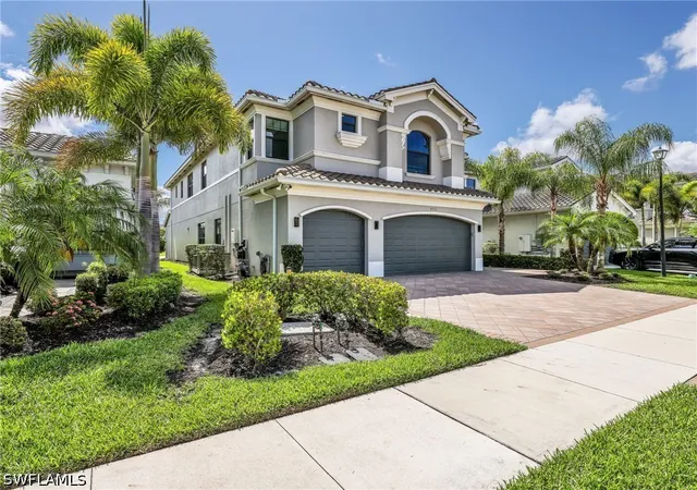 Photo 1 of Sale Pending at 4716 Kensington Cir, Naples, FL 34119 | MLS# 226018182 | Listing updated on 2026-10-02