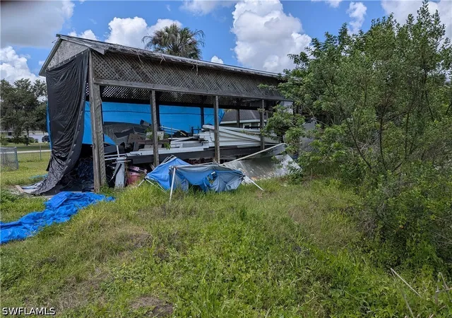 Photo 4 of Sale Pending at 17191 Frank Rd, Alva, FL 33920 | MLS# 226020870 | Listing updated on 2026-09-30