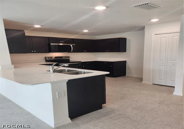 Photo 4 of Single family home for sale at 3902 28th Street SW, Lehigh Acres, FL 33976 | MLS# 2026023485 | Listing updated on 2026-09-16