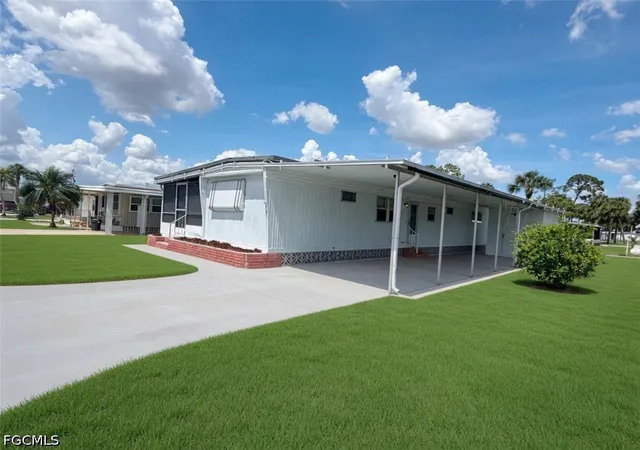 Photo 2 of Manufactured home for sale at 514 Blossom Ct, North Fort Myers, FL 33917 | MLS# 2026023559 | Listing updated on 2026-09-01
