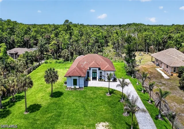 Photo 1 of Single family home for sale at 563 15th Street Nw, Naples, FL 34120 | MLS# 226020888 | Listing updated on 2026-09-11