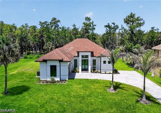 Photo 2 of Single family home for sale at 563 15th Street Nw, Naples, FL 34120 | MLS# 226020888 | Listing updated on 2026-09-11