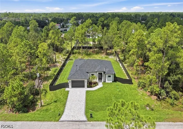Photo 3 of Single family home for sale at 915 Lincoln Ave, Lehigh Acres, FL 33972 | MLS# 2026023576 | Listing updated on 2026-09-16