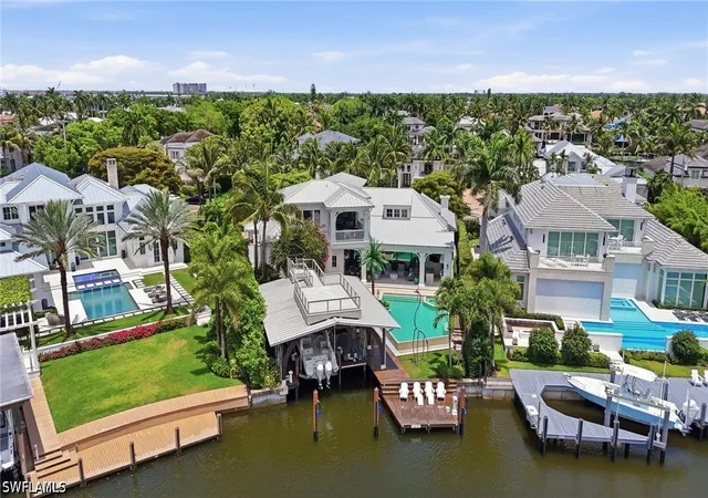 Photo 1 of Single family home for sale at 1870 4th Street S, Naples, FL 34102 | MLS# 226020859 | Listing updated on 2026-09-16