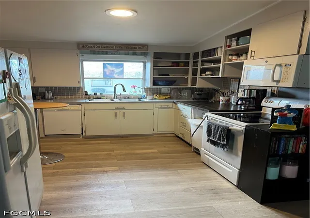 Photo 2 of Single family home for sale at 1802 Marilyn Dr, North Fort Myers, FL 33917 | MLS# 2026023619 | Listing updated on 2026-10-13