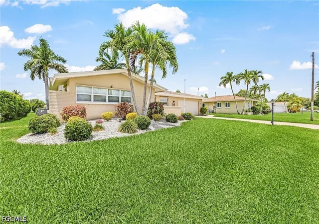 Photo 4 of Single family home for sale at 3022 SE 17th Place, Cape Coral, FL 33904 | MLS# 2026023707 | Listing updated on 2026-09-12