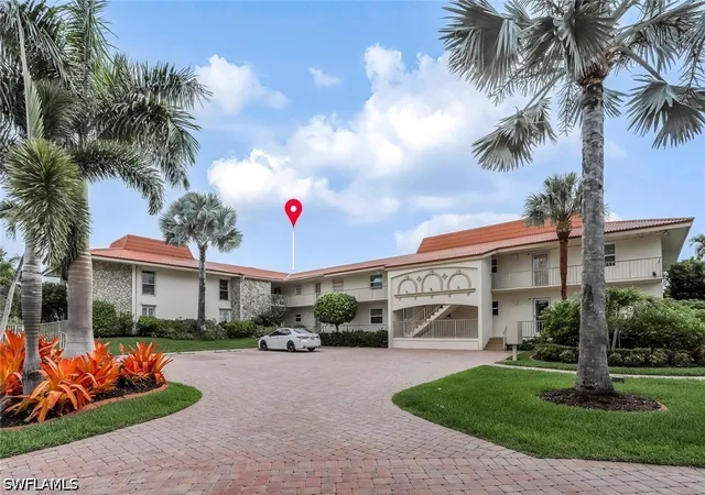 Listing Photo 4 - Condo for sale in building located at 1200 Cherrystone Ct, Naples, FL 34102 - Unit #B108