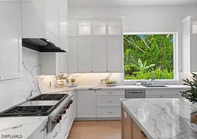 Photo 4 of Single family home for sale at 623 Park Shore Dr, Naples, FL 34103 | MLS# 226020867 | Listing updated on 2026-10-04
