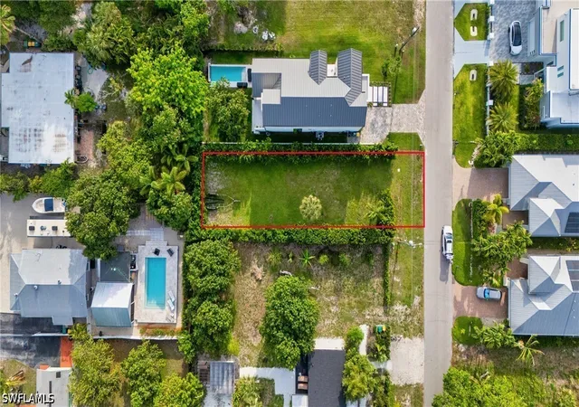 Photo 3 of Sale Pending at 3010 Coco Ave, Naples, FL 34112 | MLS# 226021346 | Listing updated on 2026-09-11