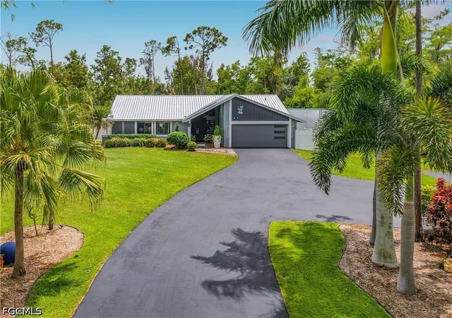 Photo 2 of Sale Pending at 6284 Scott Ln, Fort Myers, FL 33966 | MLS# 2026024101 | Listing updated on 2026-09-08