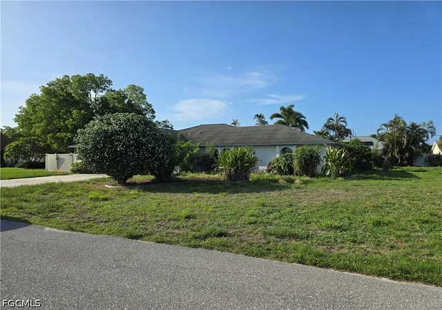 Photo 1 of Sale Pending at 320 Se 2nd Street, Cape Coral, FL 33990 | MLS# 2026024108 | Listing updated on 2026-09-09