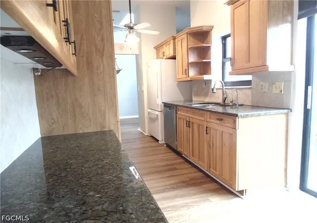 Photo 3 of Townhouse for sale at 7161 Penner Ln #4, Fort Myers, FL 33907 | MLS# 2026024125 | Listing updated on 2026-09-30