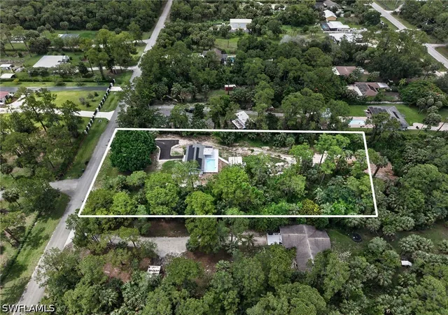 Photo 3 of Single family home for sale at 280 1st Street NW, Naples, FL 34120 | MLS# 226021433 | Listing updated on 2026-09-02