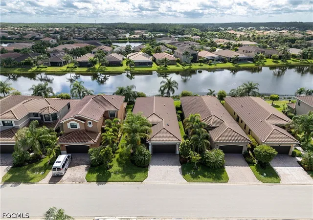 Photo 3 of Single family home for sale at 11593 Lakewood Preserve Pl, Fort Myers, FL 33913 | MLS# 2026024181 | Listing updated on 2026-09-13