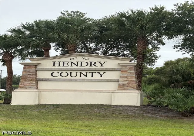 Photo 1 of Single family home for sale at 2484 Hendry Isles Blvd, Clewiston, FL 33440 | MLS# 2026024220 | Listing updated on 2026-09-08