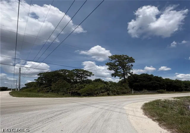 Photo 2 of Single family home for sale at 2484 Hendry Isles Blvd, Clewiston, FL 33440 | MLS# 2026024220 | Listing updated on 2026-09-08